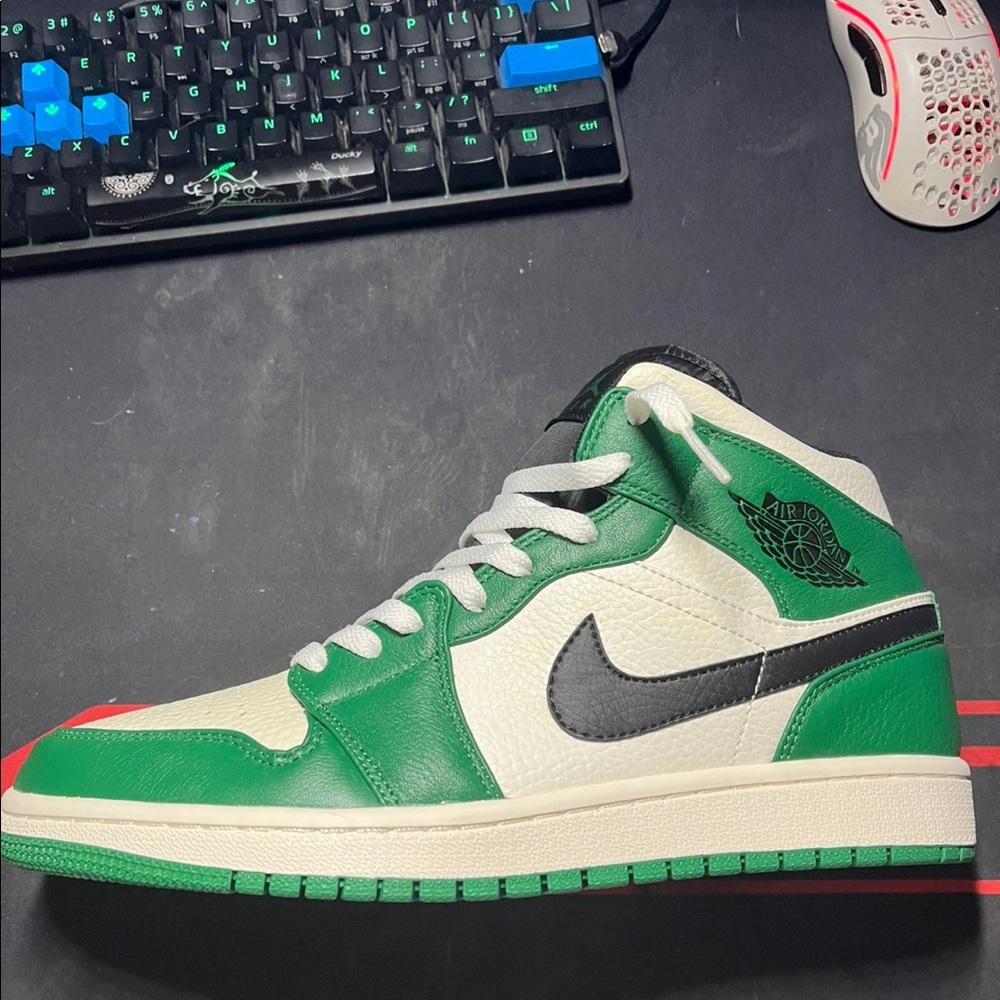 Jordan one mid pine green